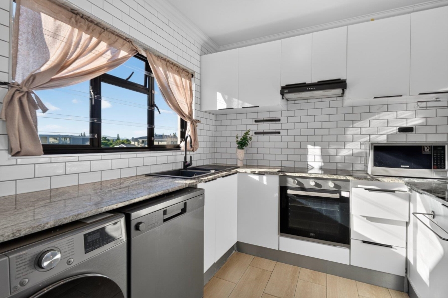 3 Bedroom Property for Sale in Table View Western Cape